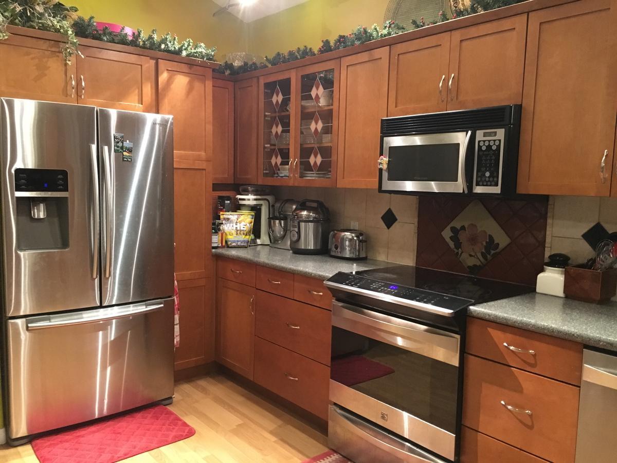 Mabuhay Lakeside Manor Bed & Breakfast Yellowknife Bagian luar foto