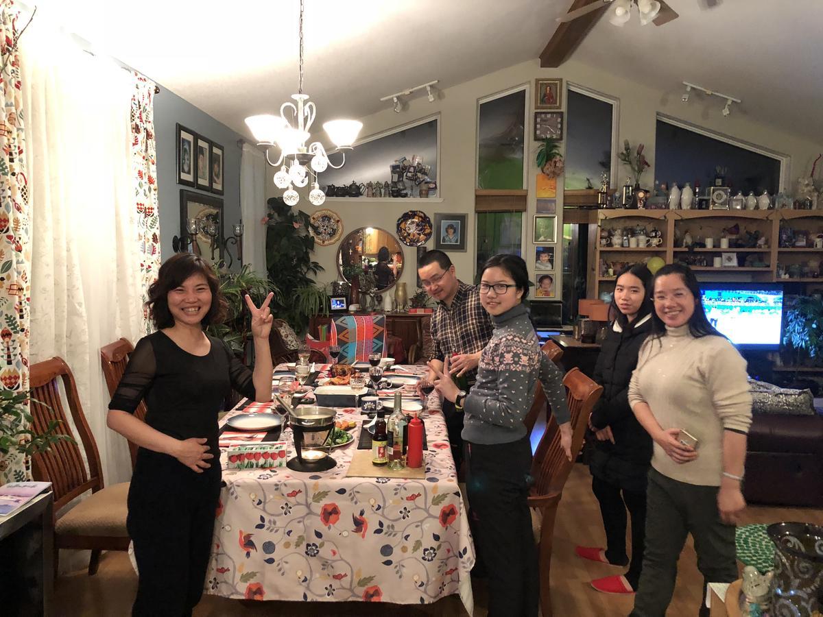 Mabuhay Lakeside Manor Bed & Breakfast Yellowknife Bagian luar foto