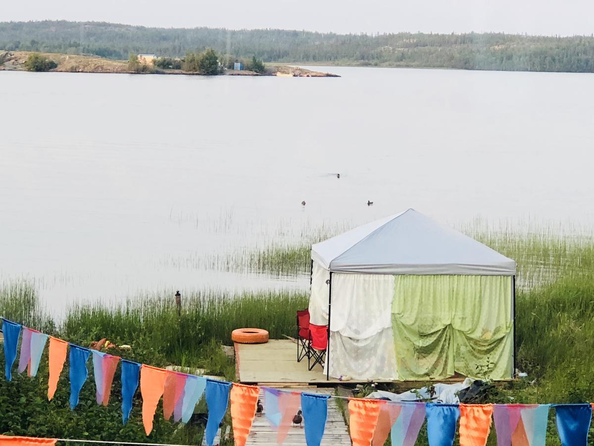 Mabuhay Lakeside Manor Bed & Breakfast Yellowknife Bagian luar foto