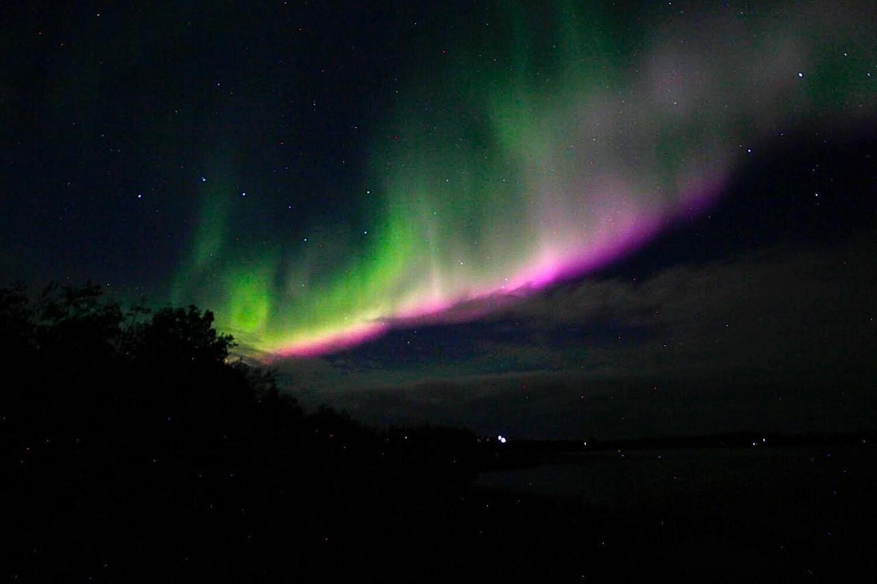 Mabuhay Lakeside Manor Bed & Breakfast Yellowknife Bagian luar foto